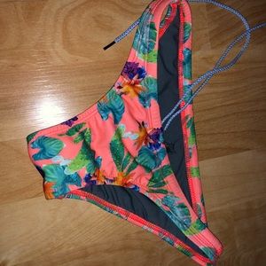 JOLYN TAOS SIZE SMALL EUROPE BOTTOMS